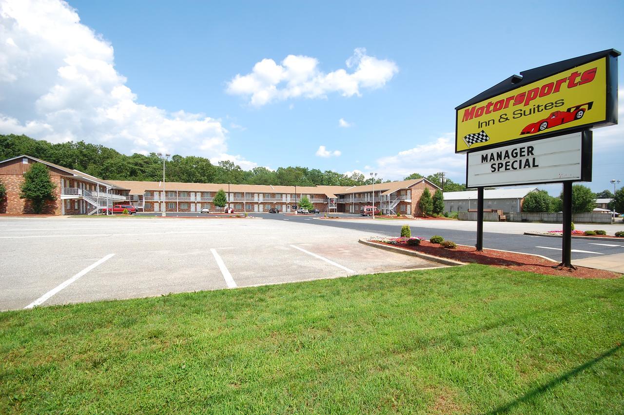 Millville Motorsports Inn And Suites Εξωτερικό φωτογραφία